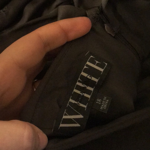 Vera Wang V Neck Halter Gown size 18 - Picture 6 of 8